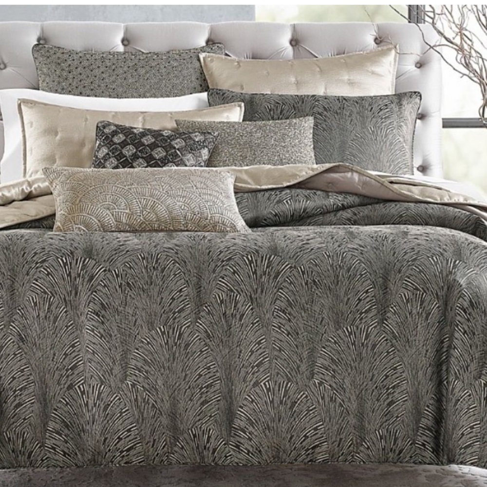 NWT Hudson park king bedskirt Deco Collection